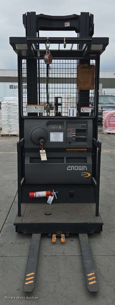 image for item EC1018 2015 Crown SP3520-30 order picker