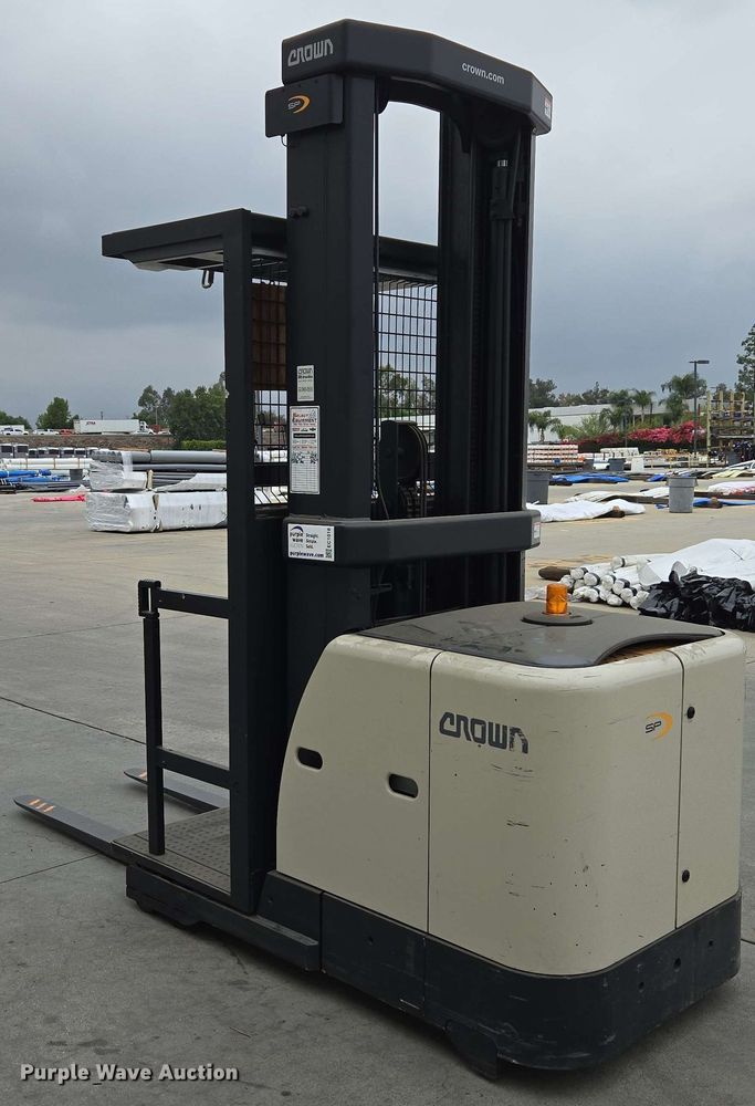 image for item EC1018 2015 Crown SP3520-30 order picker