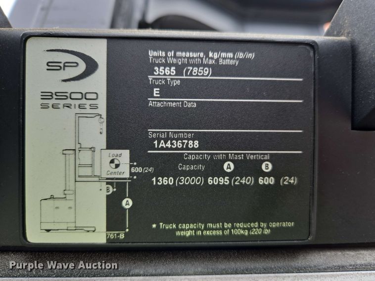 image for item EC1018 2015 Crown SP3520-30 order picker