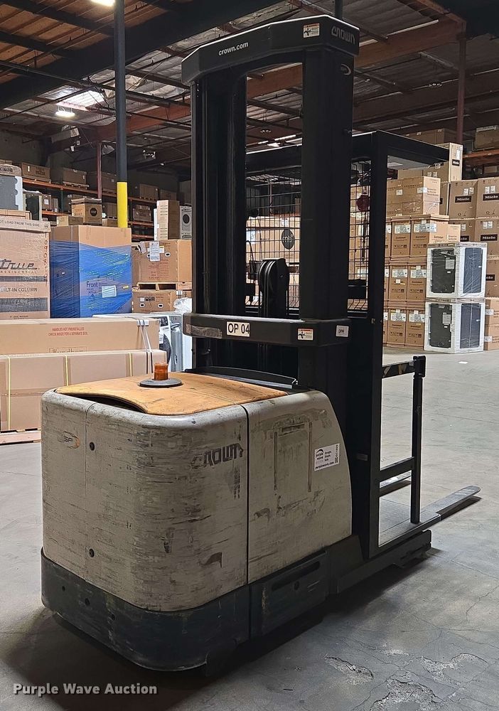 image for item EC1029 2015 Crown SP4020-30 order picker