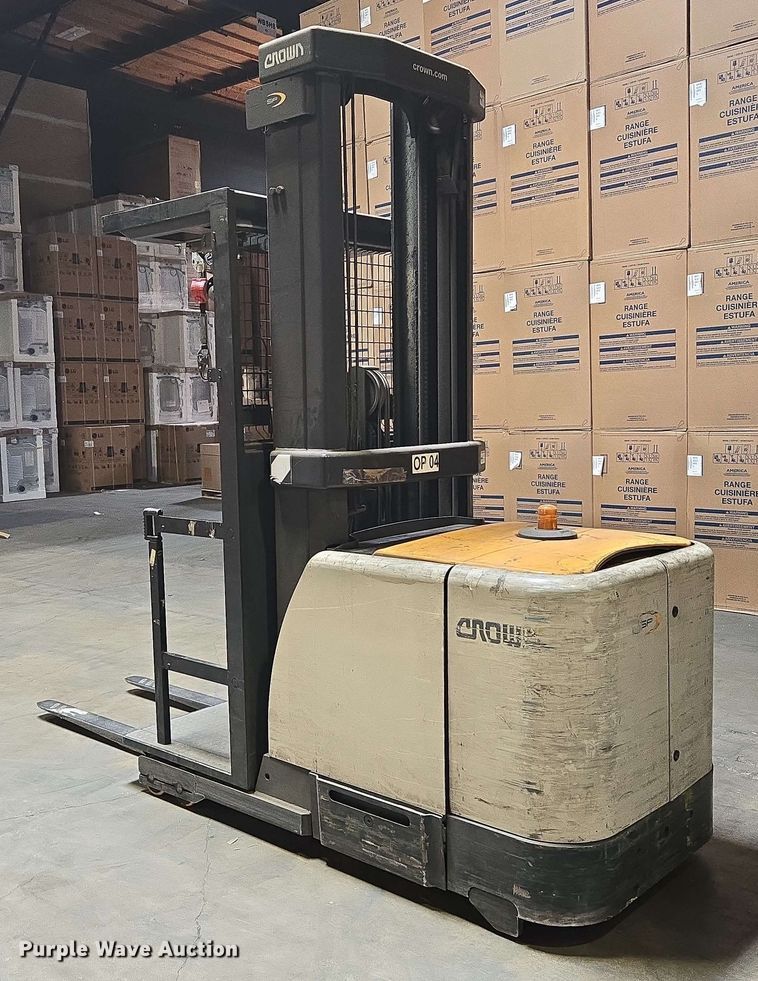 image for item EC1029 2015 Crown SP4020-30 order picker