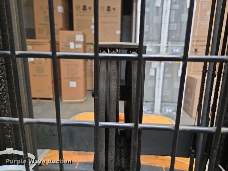 image for item EC1029 2015 Crown SP4020-30 order picker