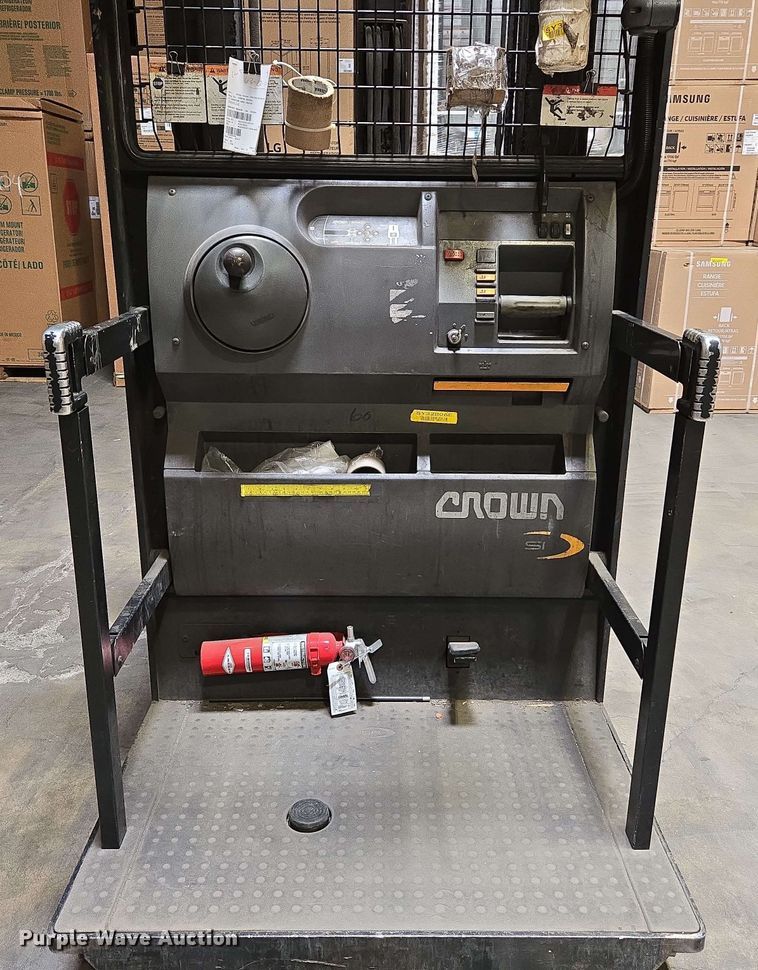 image for item EC1029 2015 Crown SP4020-30 order picker