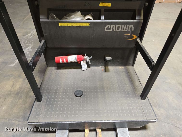 image for item EC1029 2015 Crown SP4020-30 order picker