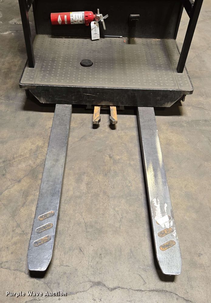 image for item EC1029 2015 Crown SP4020-30 order picker