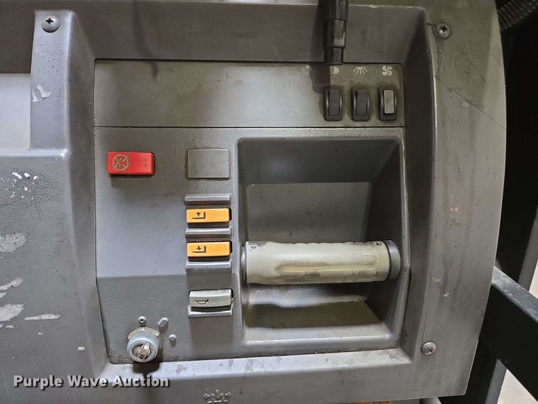 image for item EC1029 2015 Crown SP4020-30 order picker