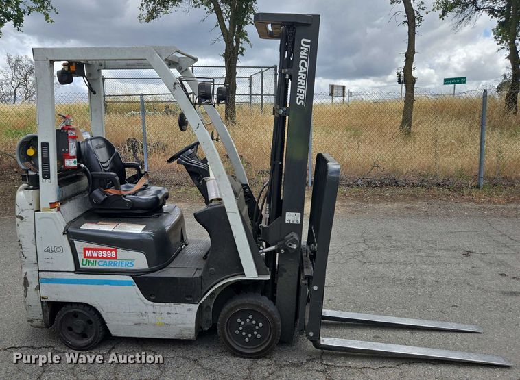 image for item EC1031 2017 UniCarriers CFS40 forklift