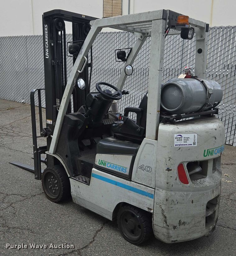 image for item EC1031 2017 UniCarriers CFS40 forklift