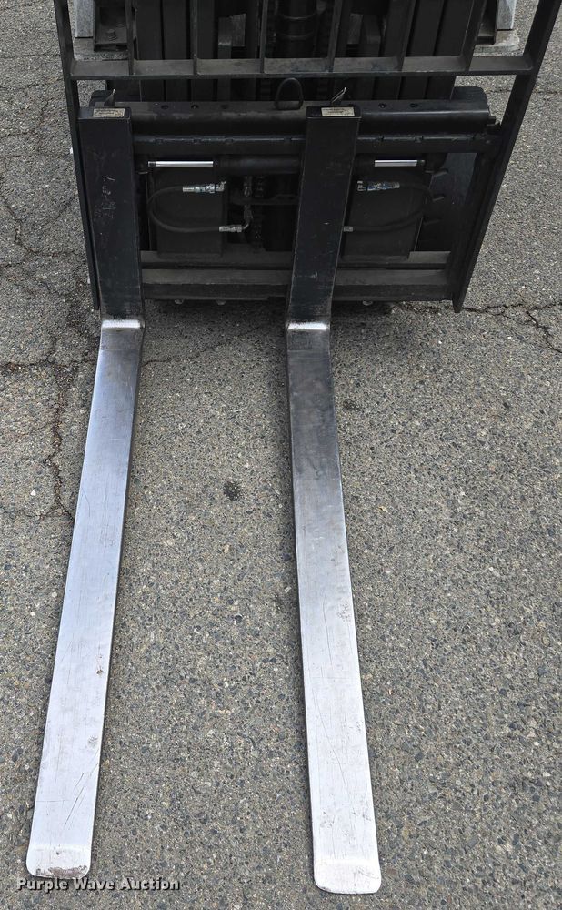 image for item EC1031 2017 UniCarriers CFS40 forklift