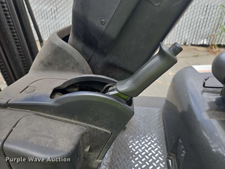 image for item EC1031 2017 UniCarriers CFS40 forklift