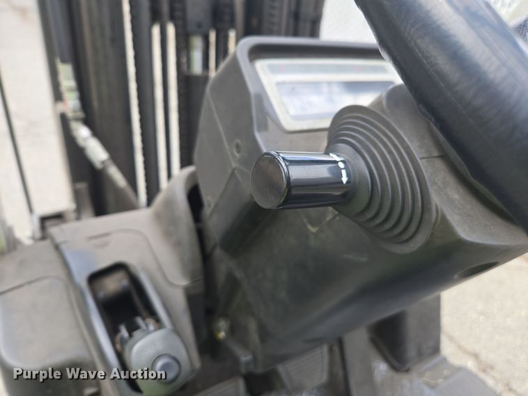 image for item EC1031 2017 UniCarriers CFS40 forklift