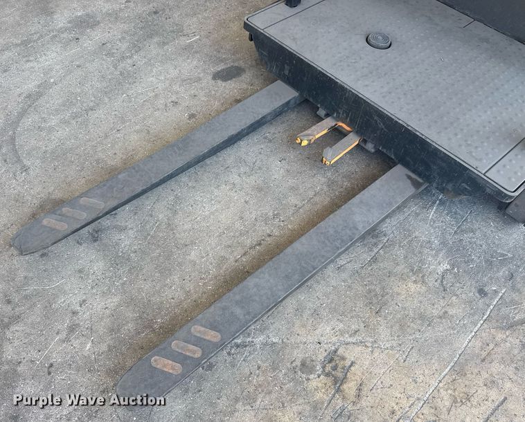 image for item EC3572 2014 Crown SP3505-30 order picker