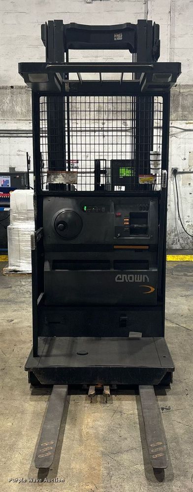 image for item EC3575 2015 Crown SP3520-30 order picker