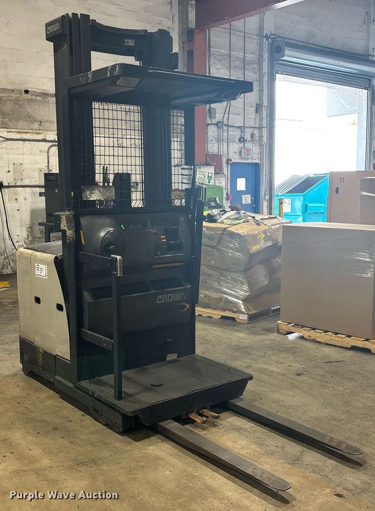 image for item EC3575 2015 Crown SP3520-30 order picker