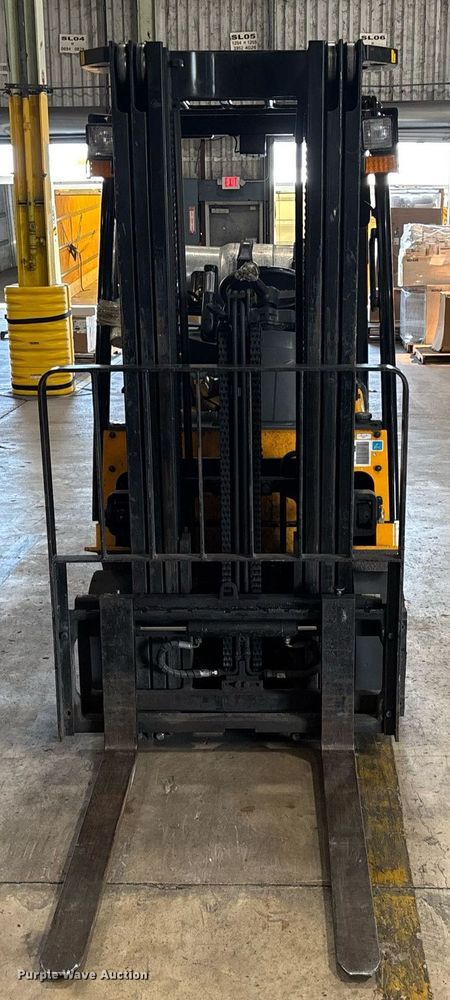 image for item EC3600 Hyundai 25LC-7A forklift