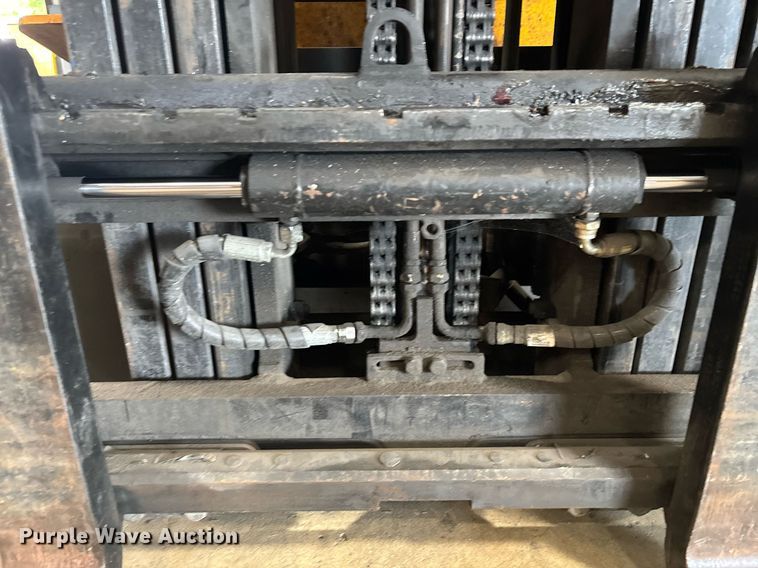 image for item EC3600 Hyundai 25LC-7A forklift