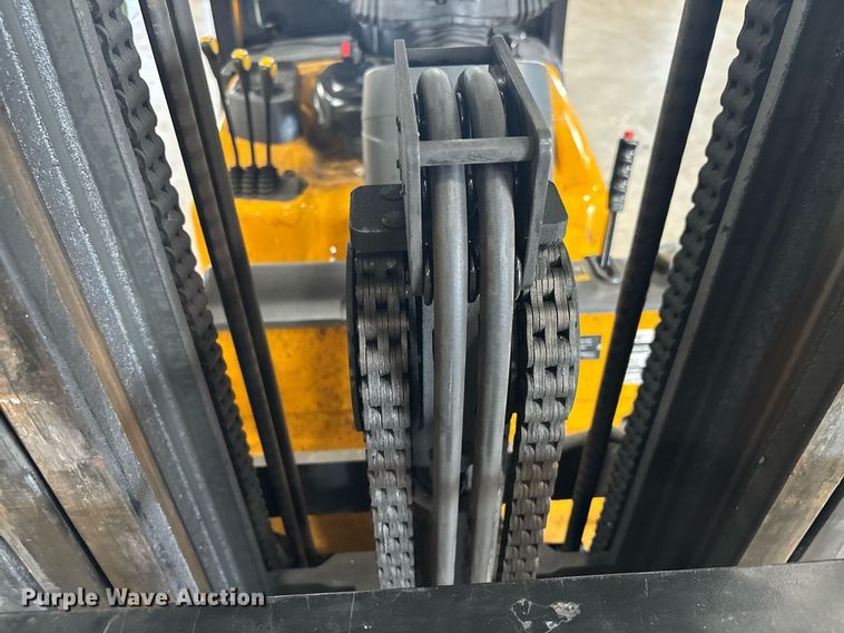 image for item EC3600 Hyundai 25LC-7A forklift