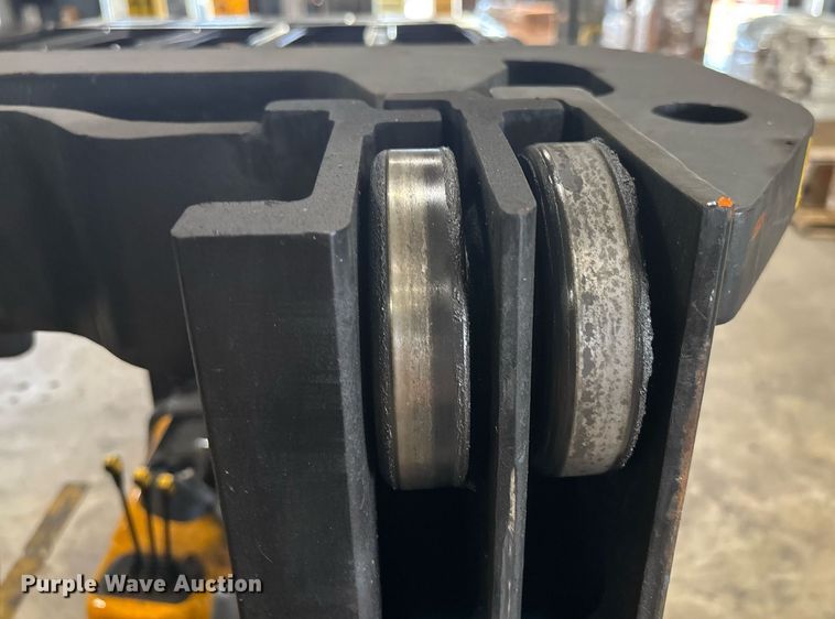 image for item EC3600 Hyundai 25LC-7A forklift