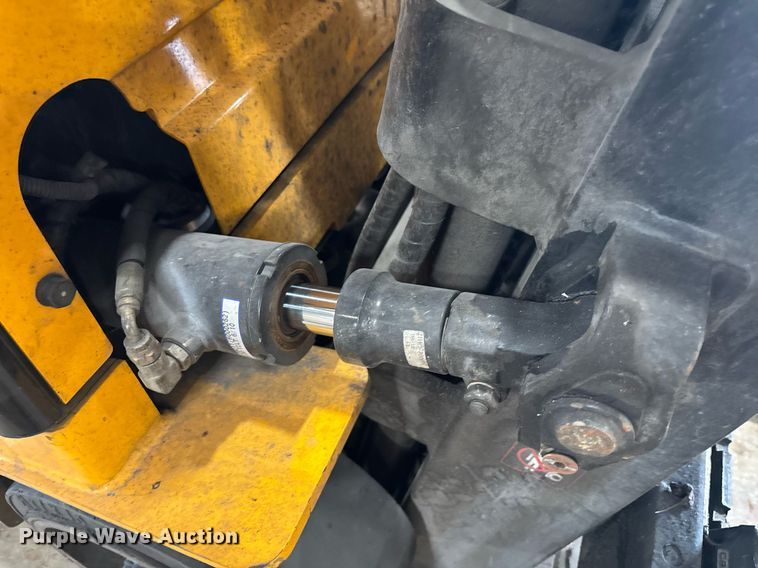 image for item EC3600 Hyundai 25LC-7A forklift