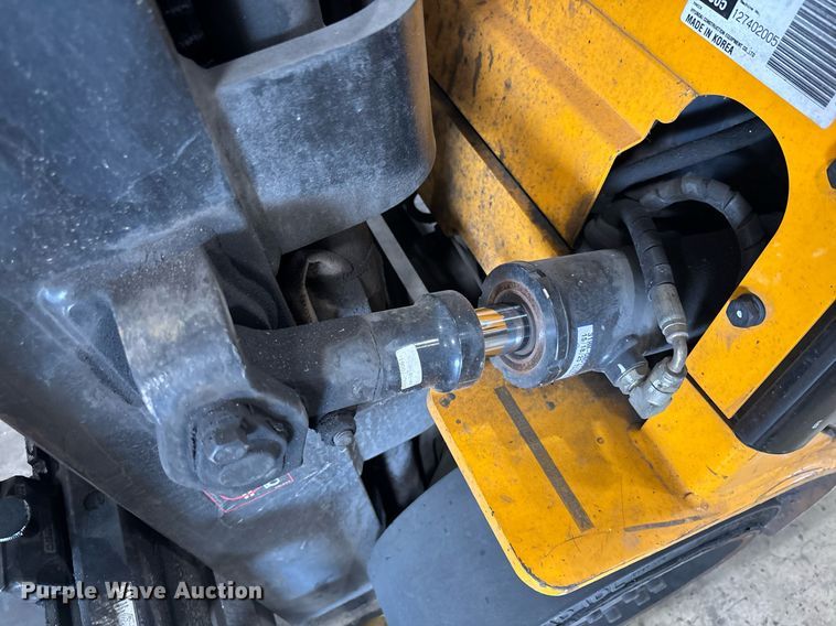 image for item EC3600 Hyundai 25LC-7A forklift