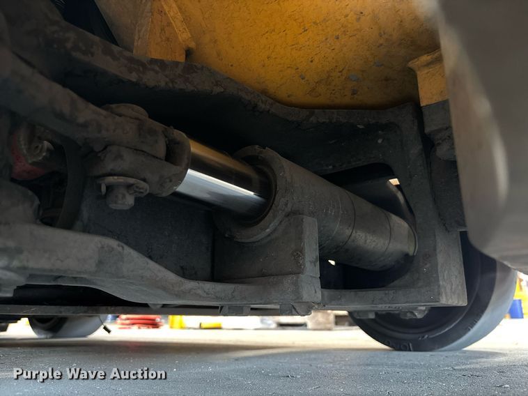 image for item EC3600 Hyundai 25LC-7A forklift