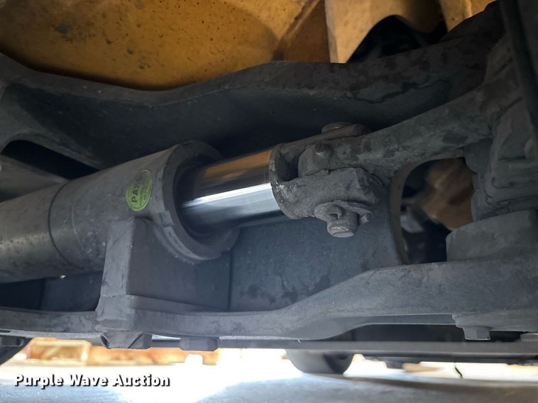 image for item EC3600 Hyundai 25LC-7A forklift