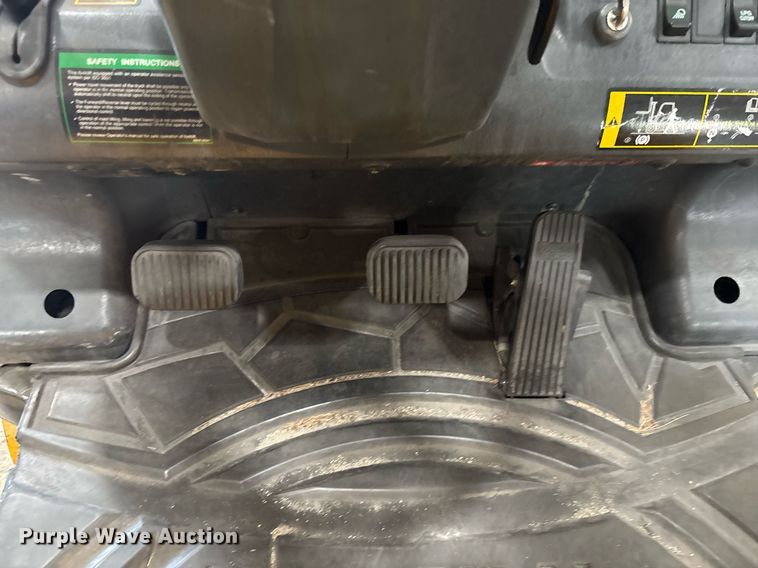 image for item EC3600 Hyundai 25LC-7A forklift