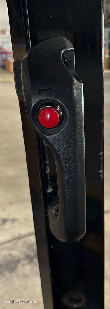 image for item EC3600 Hyundai 25LC-7A forklift