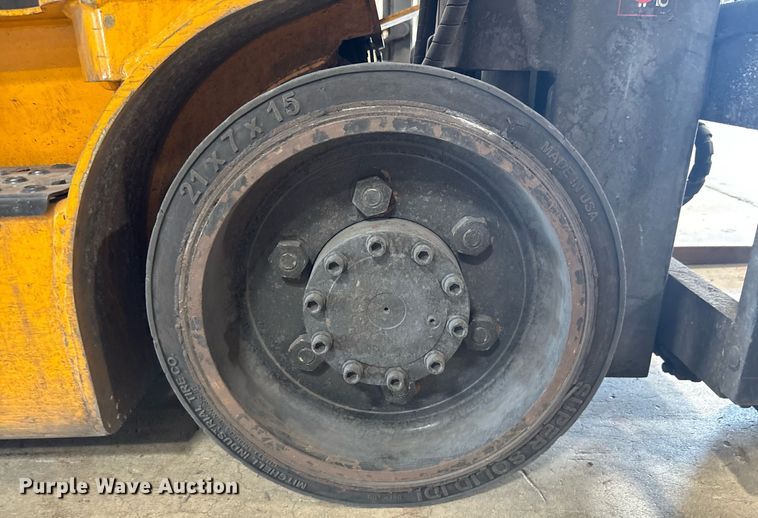 image for item EC3600 Hyundai 25LC-7A forklift