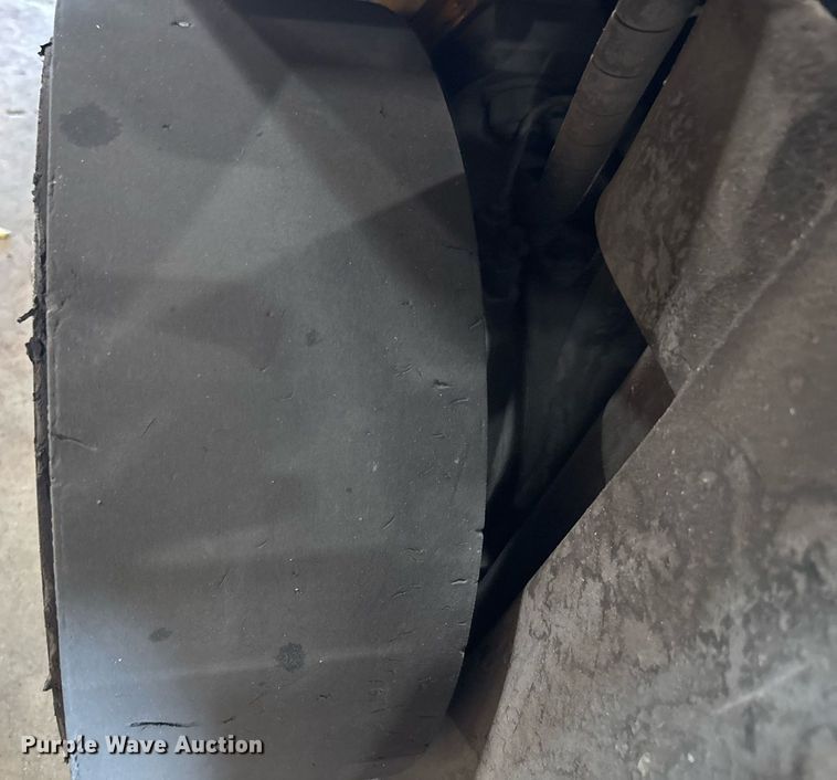 image for item EC3600 Hyundai 25LC-7A forklift