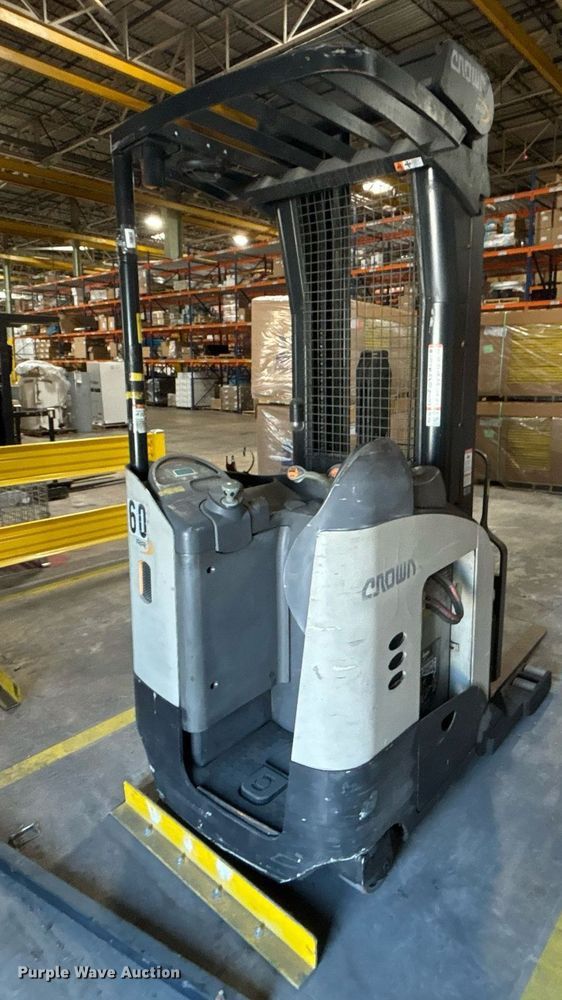 image for item EC3601 Crown RR5725-35 order picker