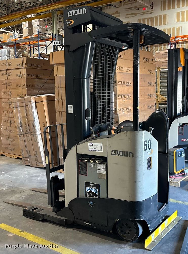 image for item EC3601 Crown RR5725-35 order picker