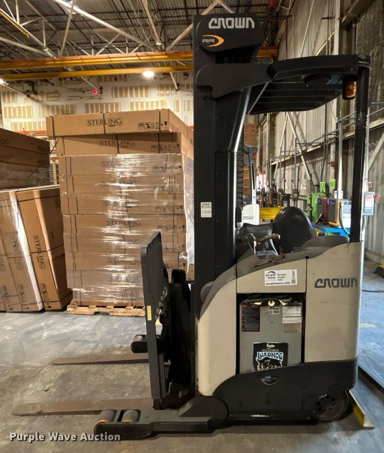 image for item EC3601 Crown RR5725-35 order picker