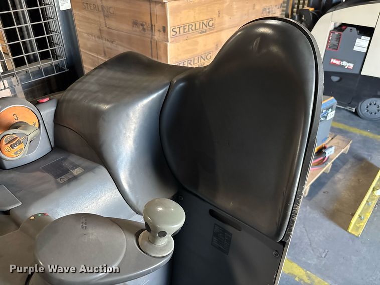 image for item EC3601 Crown RR5725-35 order picker