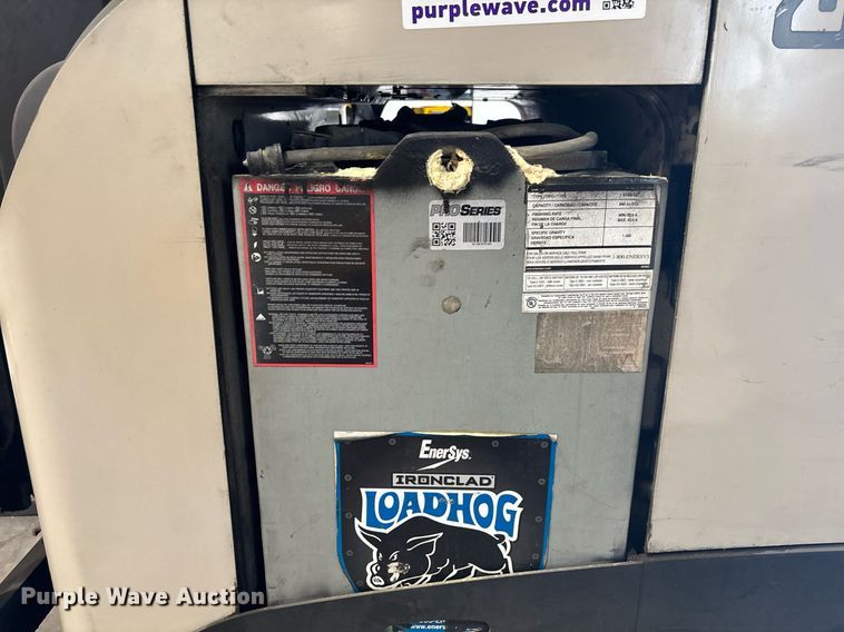 image for item EC3601 Crown RR5725-35 order picker