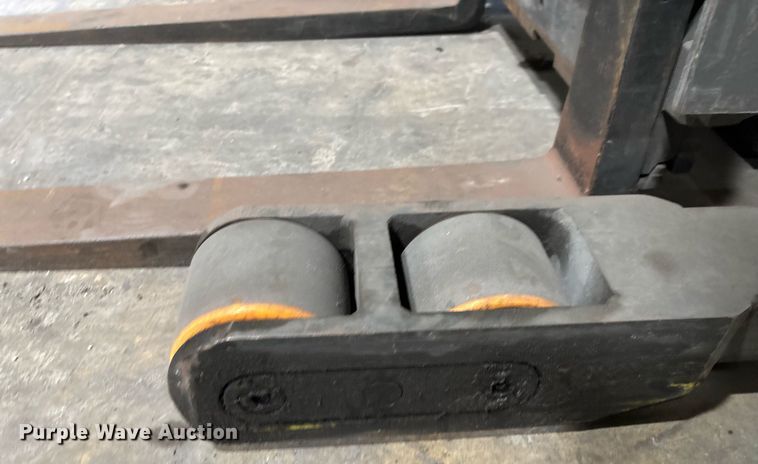 image for item EC3601 Crown RR5725-35 order picker