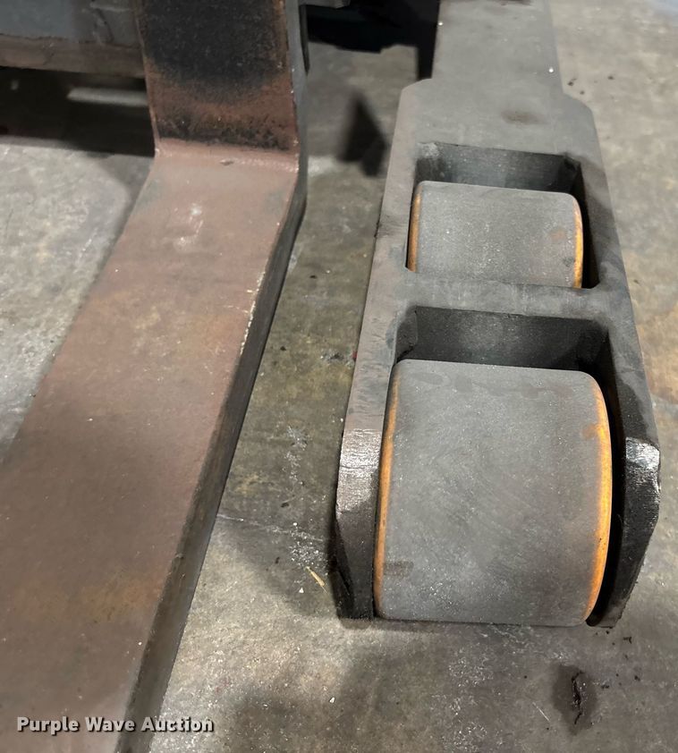 image for item EC3601 Crown RR5725-35 order picker