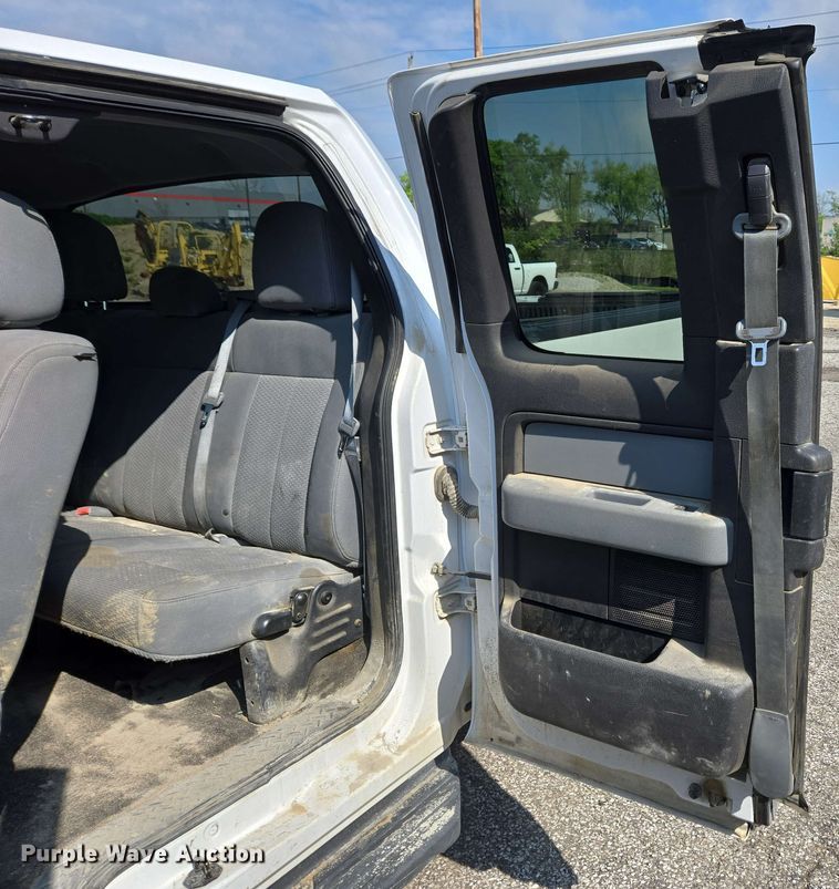 image for item EC4221 2014 Ford F150 XLT SuperCab pickup truck