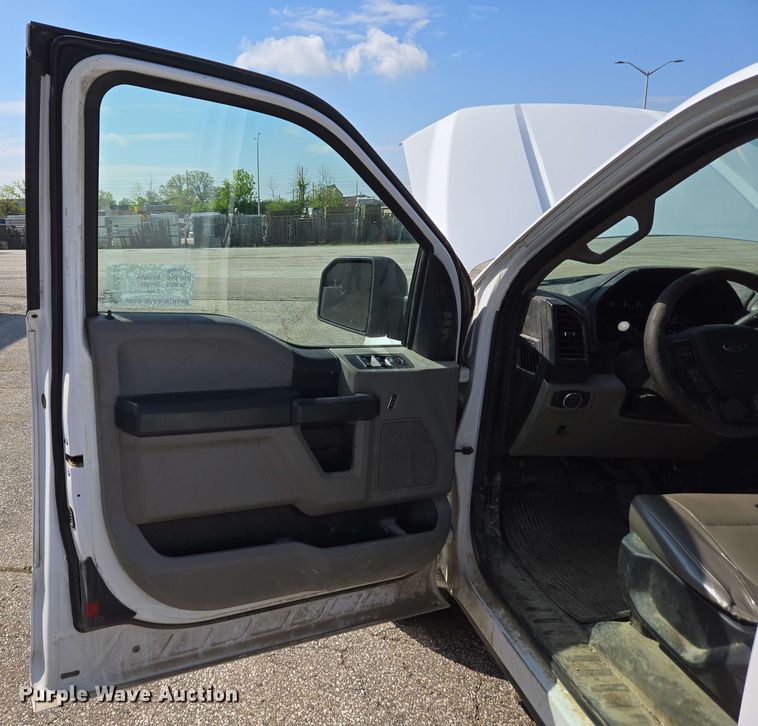 image for item EC4222 2015 Ford F150 XL SuperCab pickup truck 