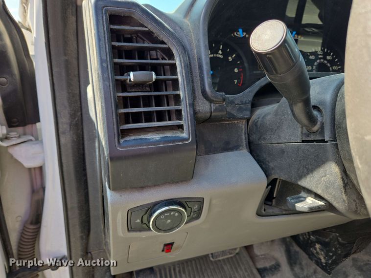 image for item EC4222 2015 Ford F150 XL SuperCab pickup truck 