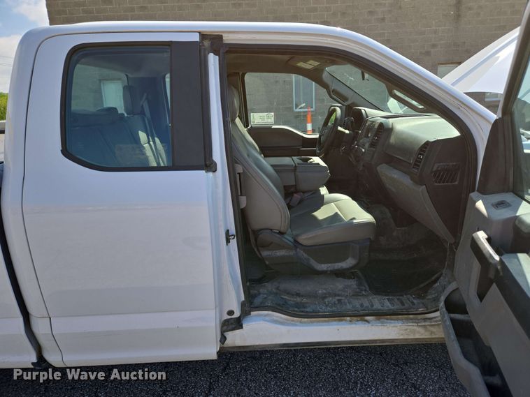 image for item EC4222 2015 Ford F150 XL SuperCab pickup truck 