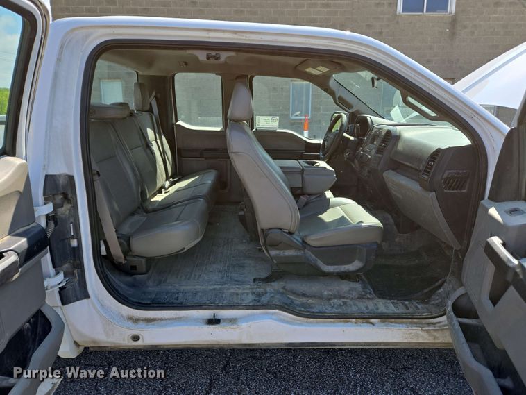 image for item EC4222 2015 Ford F150 XL SuperCab pickup truck 