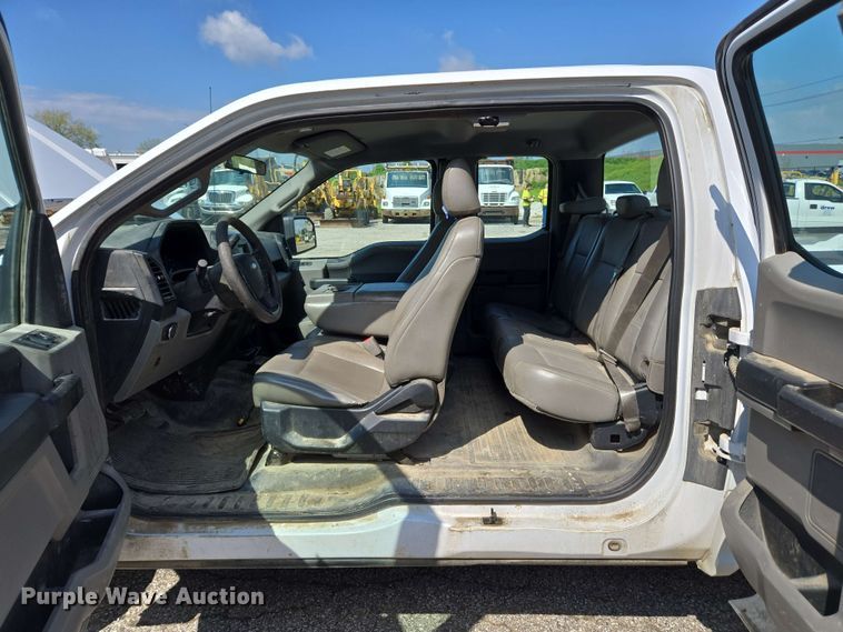 image for item EC4222 2015 Ford F150 XL SuperCab pickup truck 