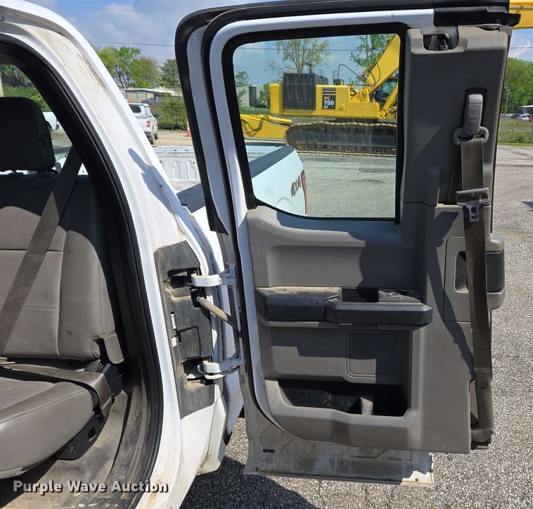 image for item EC4222 2015 Ford F150 XL SuperCab pickup truck 