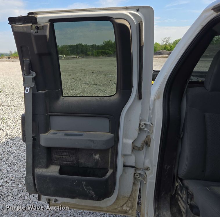 image for item EC4239 2012 Ford F150 XLT SuperCab pickup truck