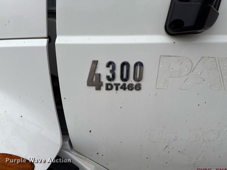 image for item ED5607 2003 International 4300 utility / service truck