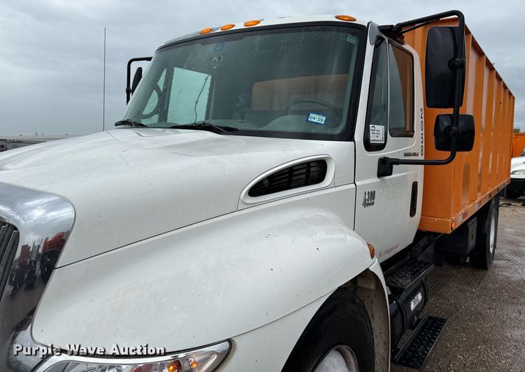 image for item ED5607 2003 International 4300 utility / service truck