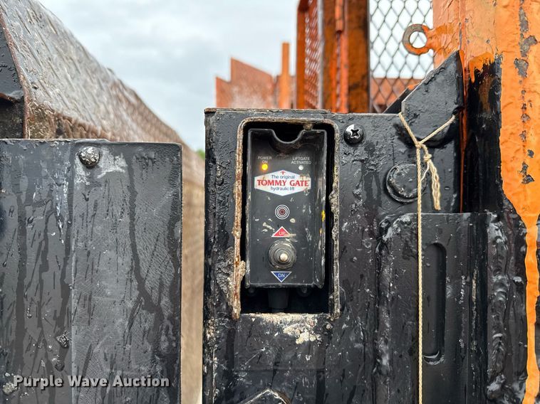 image for item ED5607 2003 International 4300 utility / service truck