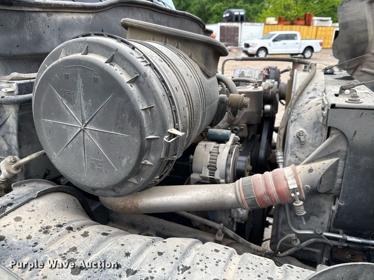 image for item ED5607 2003 International 4300 utility / service truck