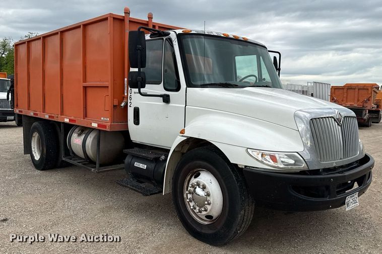 image for item ED5608 2003 International 4300 utility / service truck